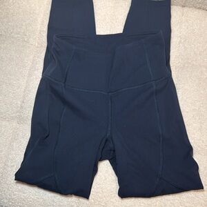 Lululemon To The Beat Tight 24"
True Navy